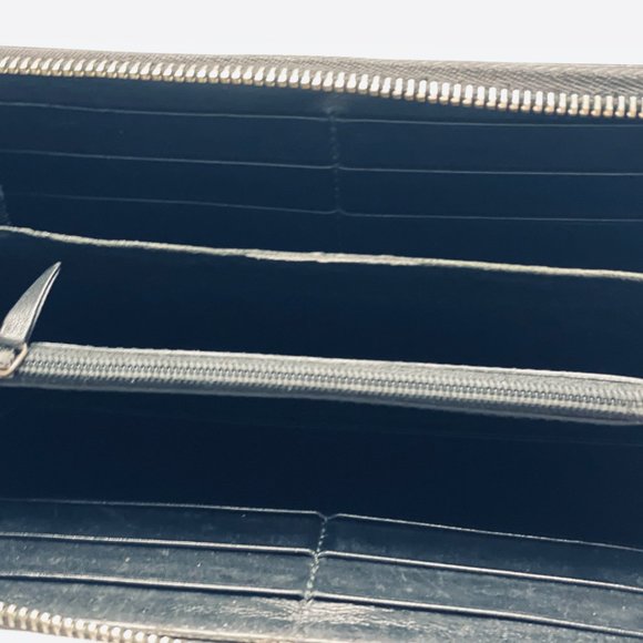 GUCCI Gucci GG Black Zip Around Wallet - Picture 3 of 5